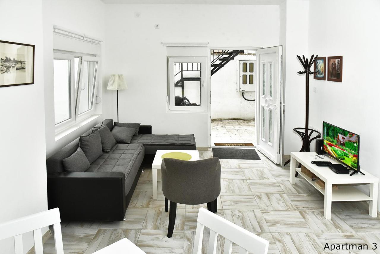 Vajda Apartments โนวีซาด ภายนอก รูปภาพ