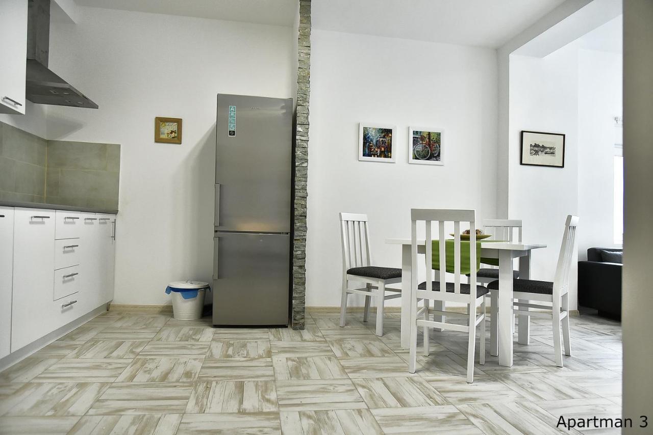 Vajda Apartments โนวีซาด ภายนอก รูปภาพ